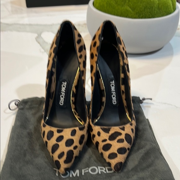 Tom Ford Shoes - Tom Ford Leopard Print Pointed-Toe Pumps - Black and Tan